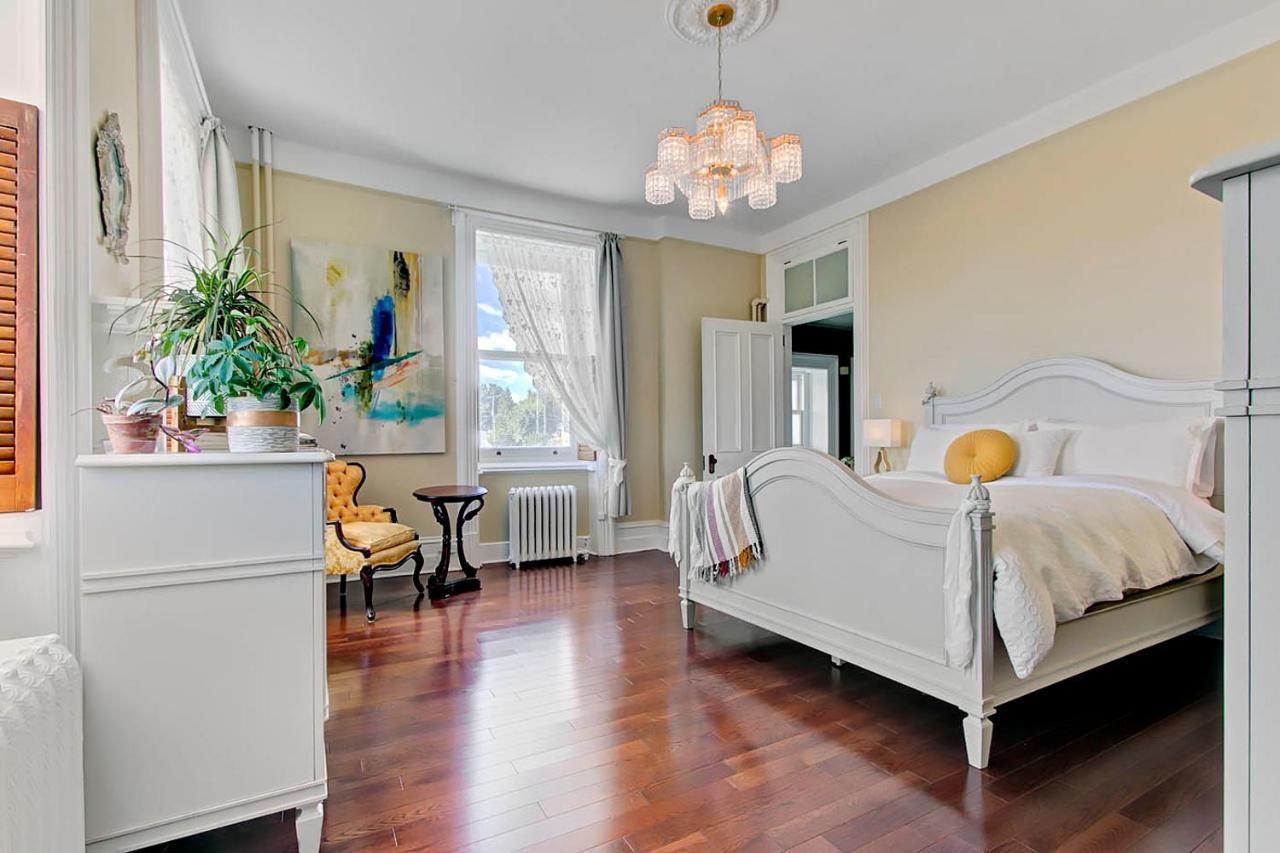 Bed and Breakfast La Demeure Du Capitaine Neuville Экстерьер фото